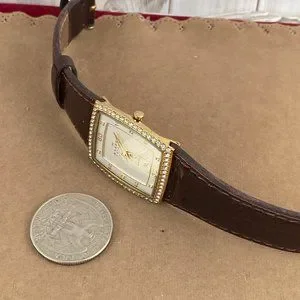 Skagen | Accessories | Vintage Skagen Gold Cushion Watch  display picture 2